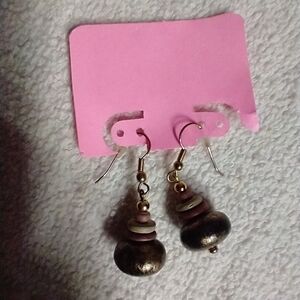 Dangle goldtone pinkish wire earrings
